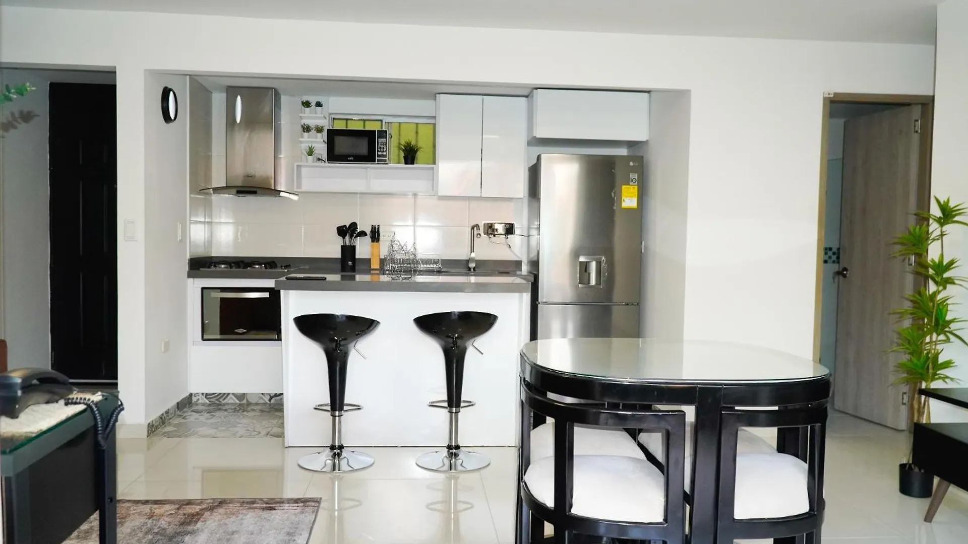 2Br Bright & Cozy - Nature Views & Sounds Medellin Apartment